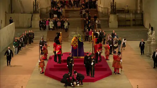 The British Royal Guard is constantly on duty to protect the Queen's coffin. During this, a guard fainted.